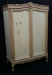 Armoire de Style Louis XV