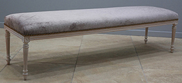 Banc style Louis XVI en bois massif patiné LES MEUBLES DOBOIS