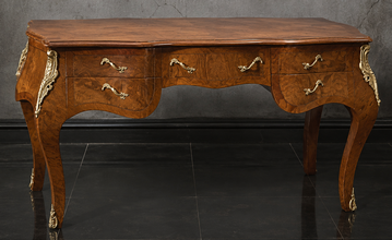 Bureau Louis XV 5 tiroirs en marqueterie et bronze