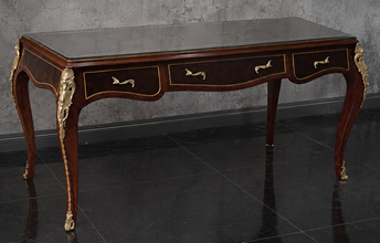 Bureau de style Louis XV marqueterie bois de rose 3 tiroirs