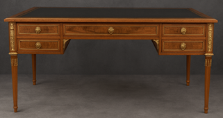 Bureau de style Louis XVI en chêne massif, marqueterie fine et ornements en bronze – Meubles Dobois