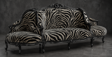 Canapé à Confident Style Louis XV en tissu zèbre noir et beige et bois noir - LES MEUBLES DOBOIS