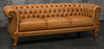 Canapé baroque Chesterfield 3 places en velours taupe et bois de hêtre naturel - MEUBLES DOBOIS