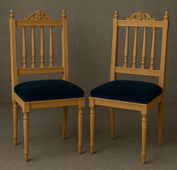 Chaise à colonnettes Louis XVI en bois sculpté avec assise garnie