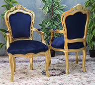 Chaise baroque avec accoudoirs et dossier galbé Meubles Dobois