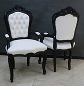 Fauteuil de style baroque avec dossier sculpté et accoudoirs Meubles Dobois