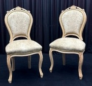 Chaise cabriolet baroque Louis XV bois sculpté main Meubles Dobois