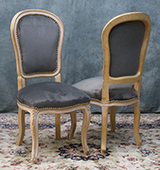 Chaise cabriolet Louis XV assise capitonnée élégante Meubles Dobois