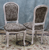 Chaise cabriolet Louis XV sculptée main style baroque Meubles Dobois