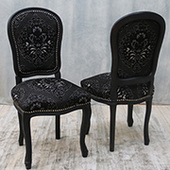 Chaise cabriolet Louis XV élégante avec dossier médaillon Meubles Dobois