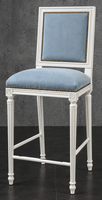 Chaise haute de bar Jacob Louis XVI finition bois clair - Les Meubles Dobois