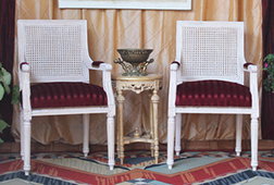Chaise Jacob Louis XVI avec accoudoirs pour salle de mariage - Meubles DOBOIS