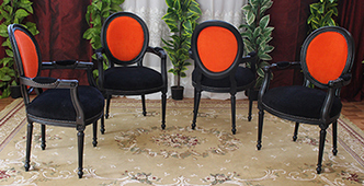 chaises médaillon avec accoudoirs de-style-louis-xvi doré