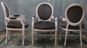 fauteuil de table médaillon baroque doré