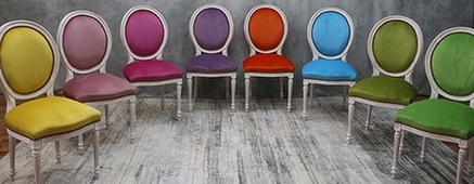 Chaise médaillon Louis XVI en velours bleu turquoise avec cadre bois massif