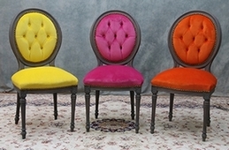 Chaise médaillon Louis XVI capitonné couleurs