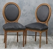 Chaise médaillon Louis XVI en velours jaune moutarde avec pieds bois massif