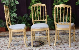 Chaise théâtre Napoléon III raffinée avec piétement sculpté