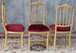Chaise Napoléon III traditionnelle pour salle de théâtre ou opéra
