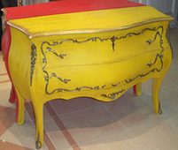 Commode Louis XV baroque 2 tiroirs, finition laquée verte et dorée – MEUBLES DOBOIS