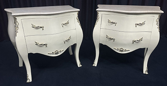 Commode baroque Louis XV rouge profond avec plateau marbre noir – MEUBLES DOBOIS