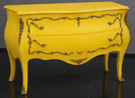 Commode galbée de style Louis XV dorée à la feuille plateau marbre