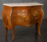 Commode en marqueterie style Louis XV plateau marbre crème