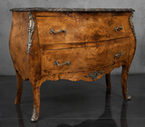 Commode de style Louis XV marquetée plateau marbre vert