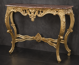 Console Style Baroque argentée, plateau marbre blanc, vue de trois-quarts