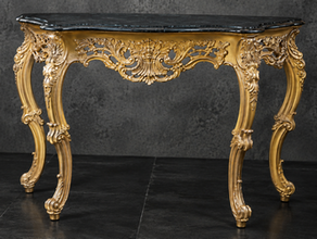 Console Style Baroque plateau marbre noir, détail pieds sculptés