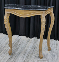 Console baroque Louis XV galbée sculptée à la main, finition dorée, dessus en marbre