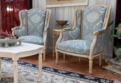 Fauteuil bergère 3 pans à oreilles style Louis XVI en bois massif sculpté - Meubles DOBOIS