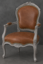 Fauteuil de salon cabriolet Style Louis XV laqué crème en cuir marron caramel - LES MEUBLES DOBOIS