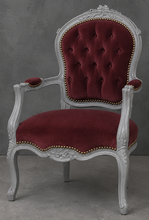 Fauteuil cabriolet Style Louis XV cérusé noir en lin beige avec clous bronze - LES MEUBLES DOBOIS