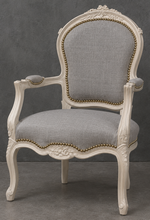 Fauteuil cabriolet Style Louis XV cérusé gris en velours vert clair capitonné - LES MEUBLES DOBOIS