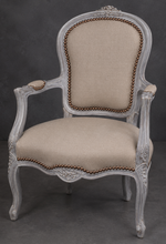 Fauteuil cabriolet baroque de style Louis XV - LES MEUBLES DOBOIS