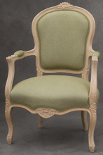 Fauteuil cabriolet de décoration baroque Louis XV - LES MEUBLES DOBOIS