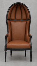 Fauteuil carrosse style Louis XVI cuir cognac avec dossier haut arrondi et bois noir