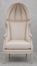 Fauteuil carrosse style Louis XVI tissu beige clair avec bois cérusé blanc