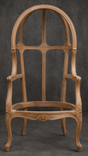 Carcasse de fauteuil carrosse style Louis XV sculptée à la main