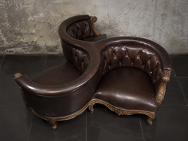 Fauteuil Indiscret baroque style Louis XV structure hêtre massif - Meubles Dobois