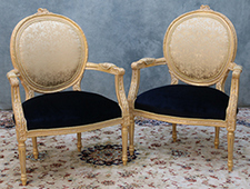 Fauteuil médaillon Louis XVI en bois massif - Meubles DOBOIS