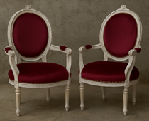 fauteuils médaillon style Louis XVI tissu gris perle MEUBLES DOBOIS