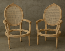 fauteuils médaillon style Louis XVI velours vert émeraude MEUBLES DOBOIS
