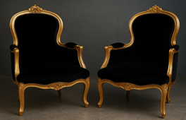 Fauteuil bergère cabriolet en gondole style Louis XV bois doré et velours noir profond capitonné LES MEUBLES DOBOIS