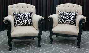 Fauteuil Pompadour Louis XV velours bicolore chic LES MEUBLES DOBOIS