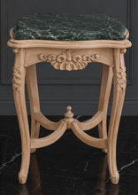 Guéridon de style Louis XV galbé avec plateau en marbre