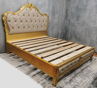 Lit baroque capitonné Meubles Dobois en velours sur mesure pour chambre élégante et raffinée