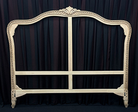 lit de style Louis XV cabriolet bois sculpté Meubles Dobois