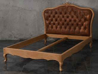Lit baroque Louis XV avec ceinture ornée de sculptures - Meubles Dobois